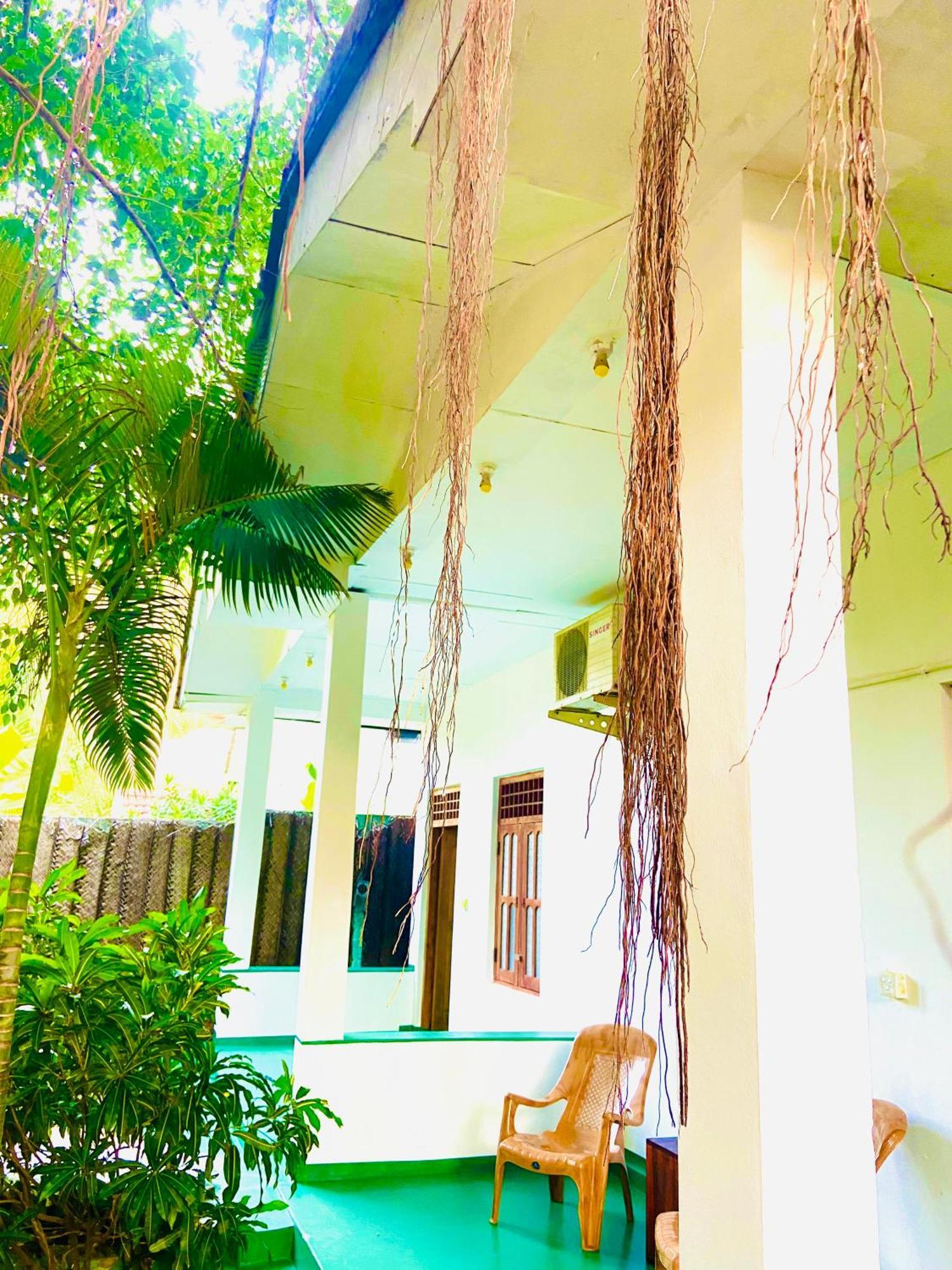 Marina Way Hotel Baía de Arugam Exterior foto